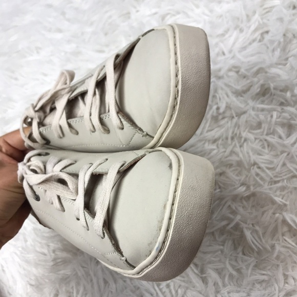 Toms Leather Cream Sneakers - Picture 6 of 11